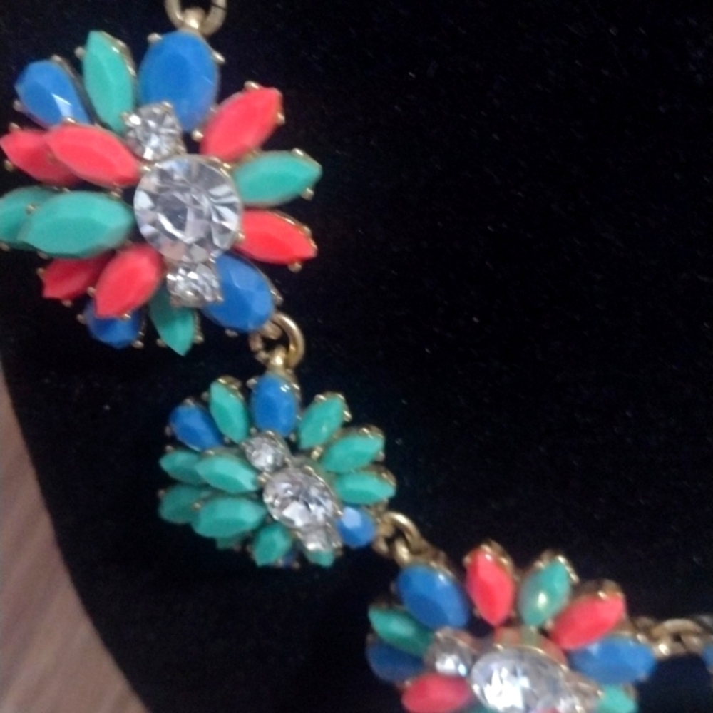 J. CREW PASTEL EPOXY RESIN AND CRYSTAL STONE GOLD-TONE BIB 17-19" NECKLACE - Picture 4 of 12